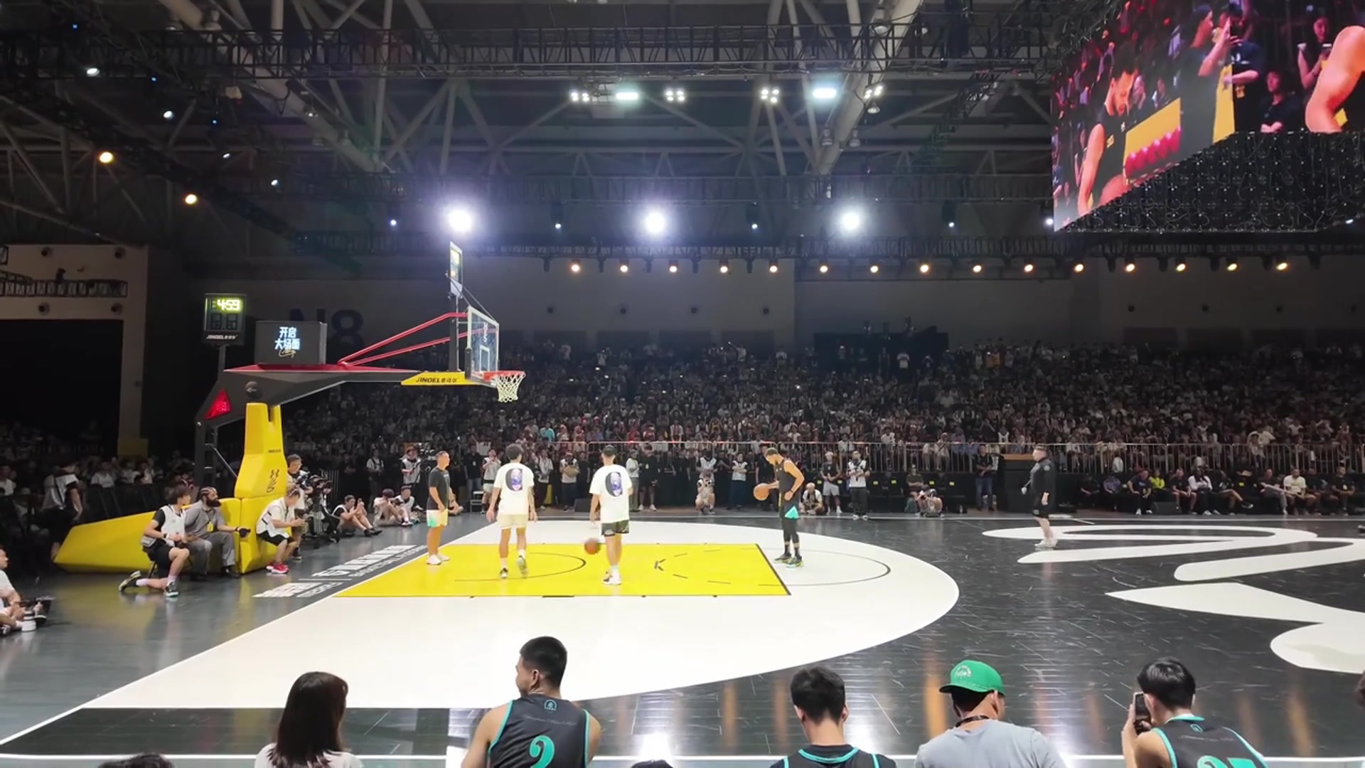 华体会体育内容-库里罚球训练秘诀揭秘：连续10次命中的标准与6记空心球的要求