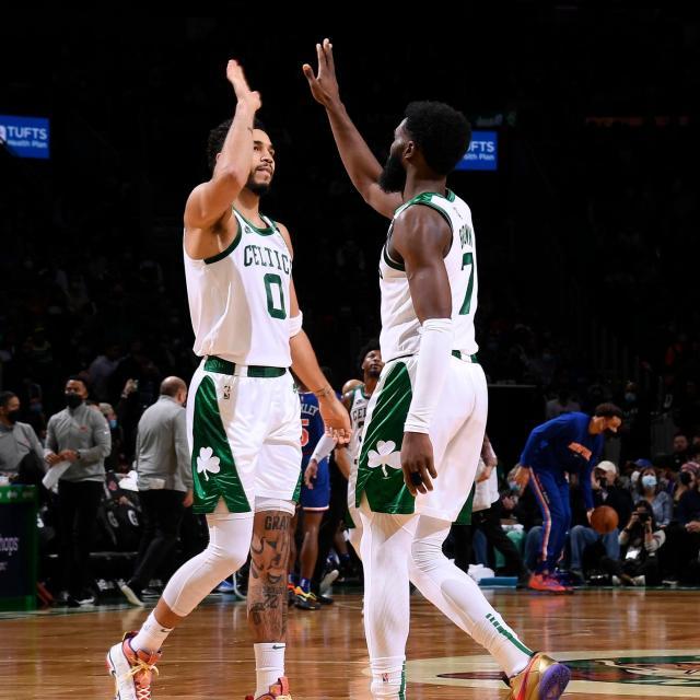 华体会体育服务-顶薪续约迟迟未能达成 布朗想和塔图姆平起平坐